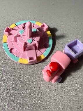 Polly Pocket merry go round